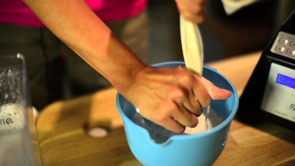 Making milk from pumpkin seeds to remove worms in children